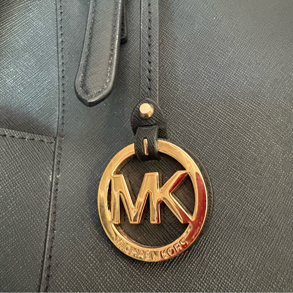 💙Michael Kors Black Tote Bag with Gold Hardware - Picture 2 of 7